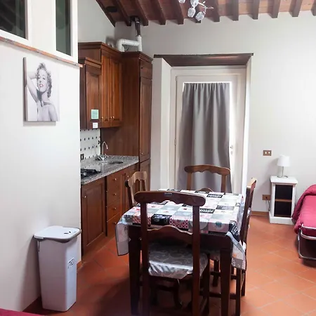 Torre Degli Onesti Lucca